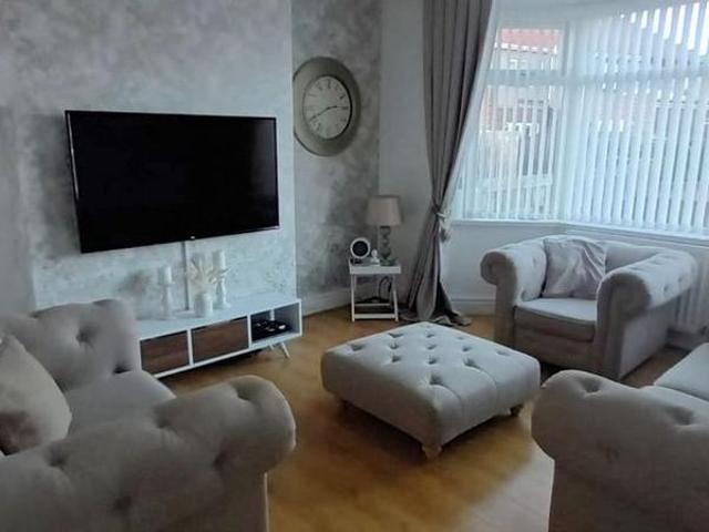3 bedroom semi detached house to rent