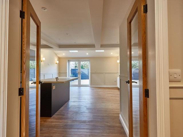 3 bedroom semi detached house to rent