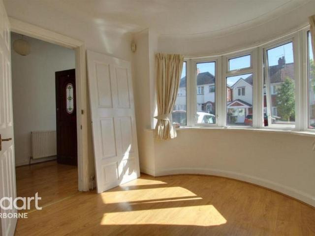3 bedroom semi detached house to rent