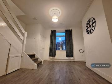 Moston Manchester, M9 - Garden, Equipped kitchen