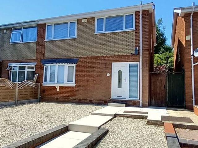 3 bedroom semi detached house to rent