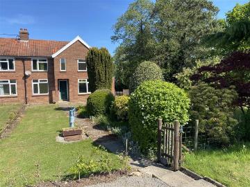 3 bedroom semi detached house to rent