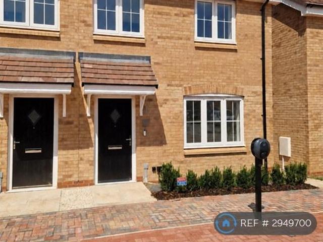 3 bedroom semi detached house to rent