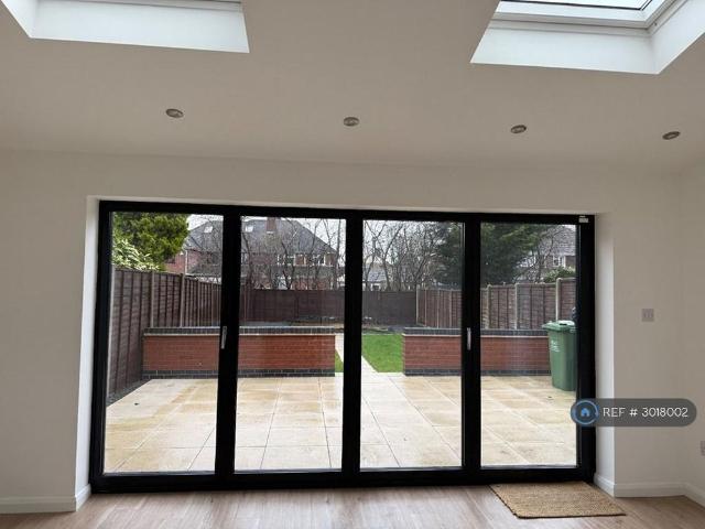 3 bedroom semi detached house to rent