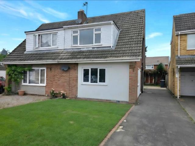 3 bedroom semi detached house to rent