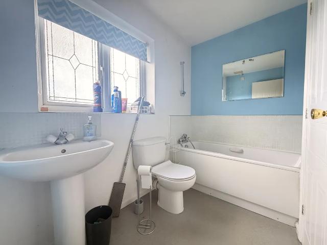 3 bedroom semi detached house to rent