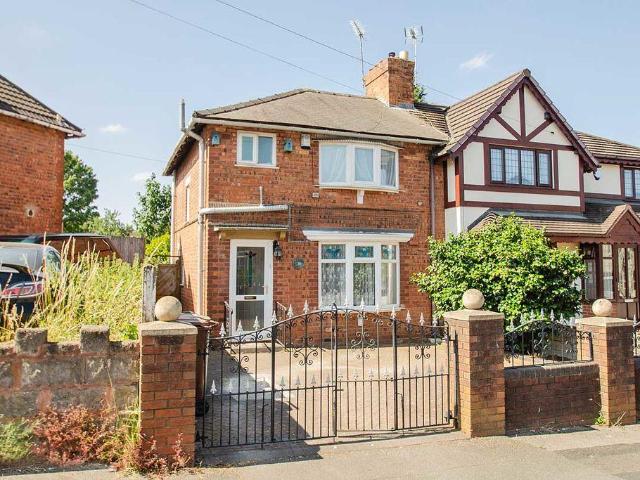 3 bedroom semi detached house to rent