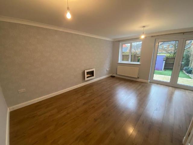 3 bedroom semi detached house to rent