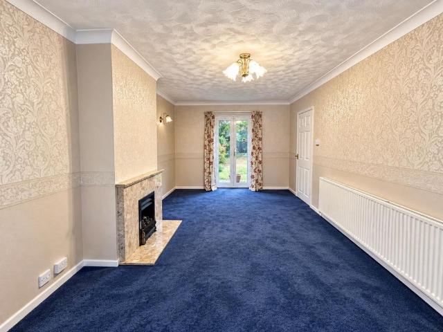 3 bedroom semi detached house to rent
