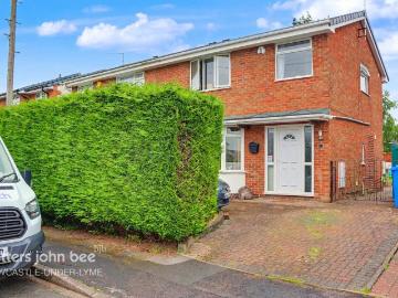3 bedroom semi detached house to rent