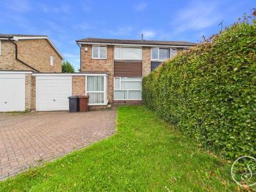 3 bedroom semi detached house to rent