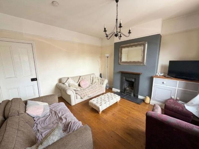 3 bedroom semi detached house to rent