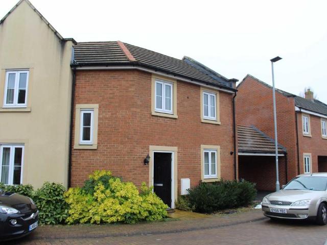 3 bedroom semi detached house to rent