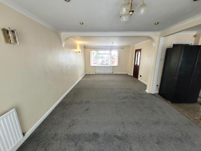 3 bedroom semi detached house to rent