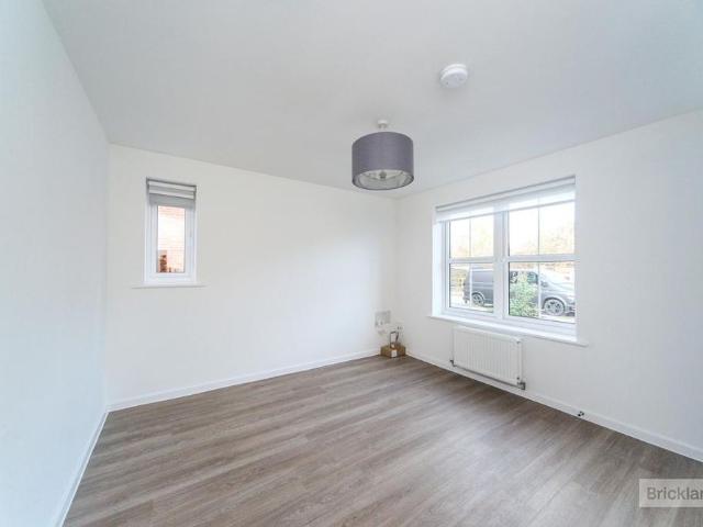 3 bedroom semi detached house to rent