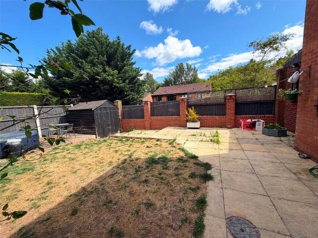 3 bedroom semi detached house to rent