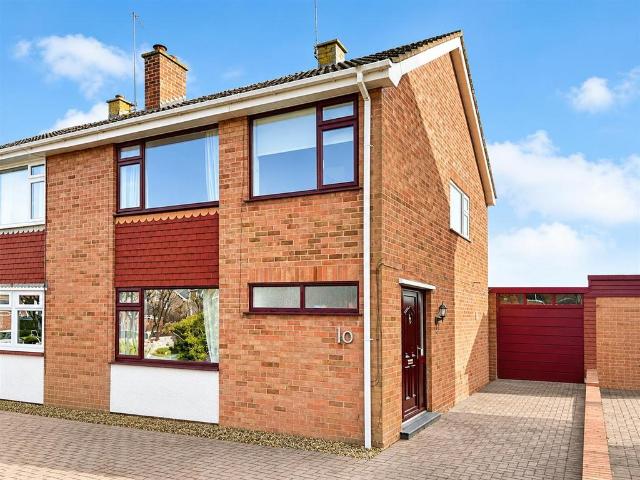 3 bedroom semi detached house to rent