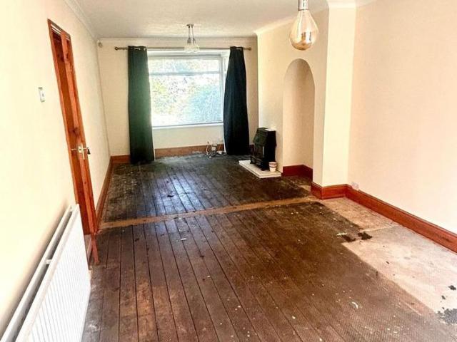 3 bedroom semi detached house to rent