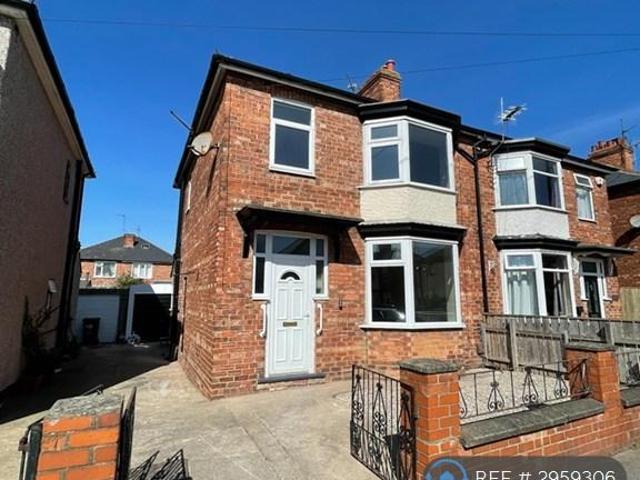 3 bedroom semi detached house to rent