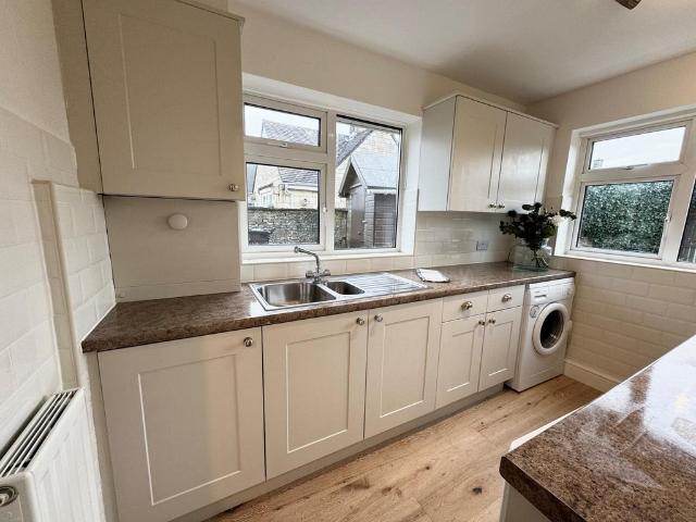 2 bedroom semi detached house to rent