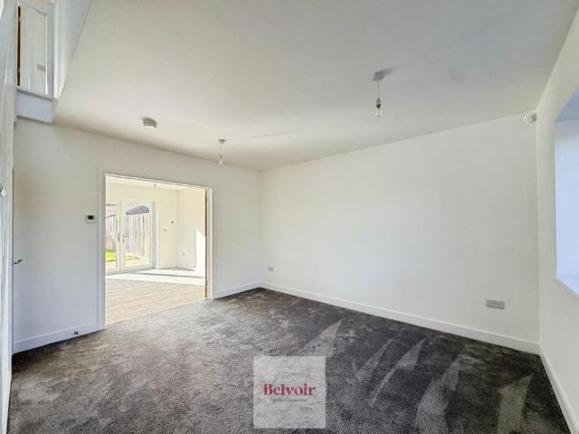 3 bedroom semi detached house to rent