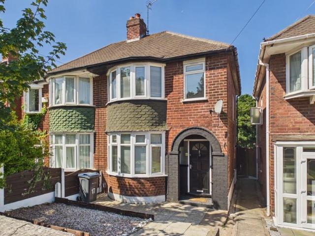 3 bedroom semi detached house to rent