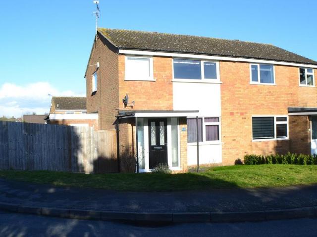 3 bedroom semi detached house to rent