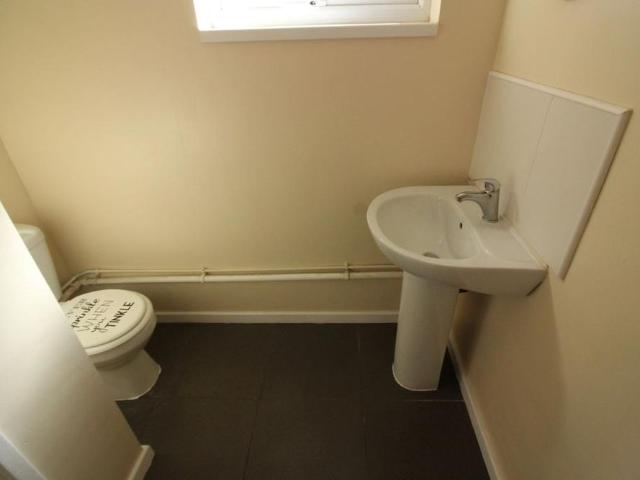 3 bedroom semi detached house to rent