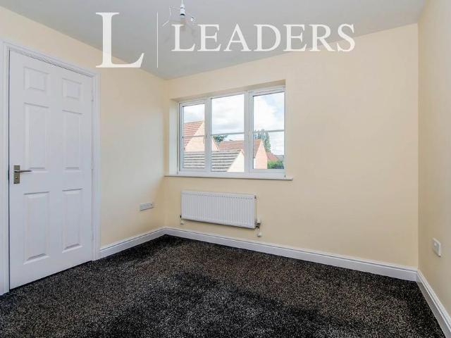 3 bedroom semi detached house to rent