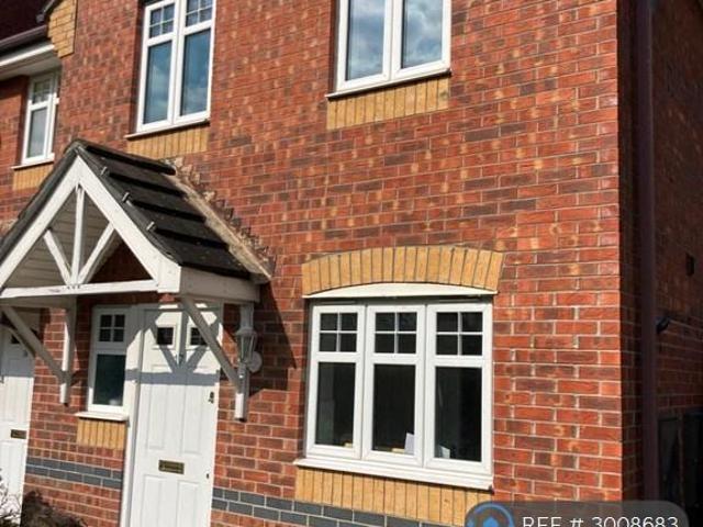3 bedroom semi detached house to rent