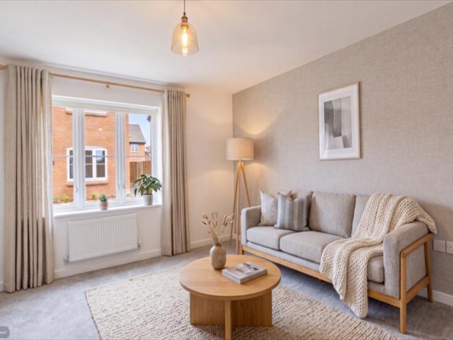 3 bedroom semi detached house to rent