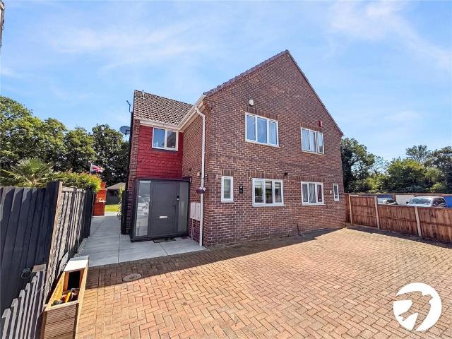 3 bedroom semi detached house to rent