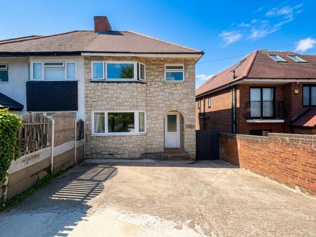 3 bedroom semi detached house to rent