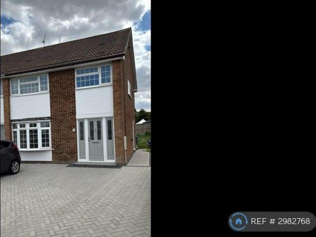 3 bedroom semi detached house to rent