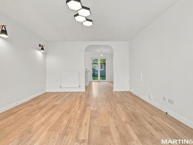 3 bedroom semi detached house to rent