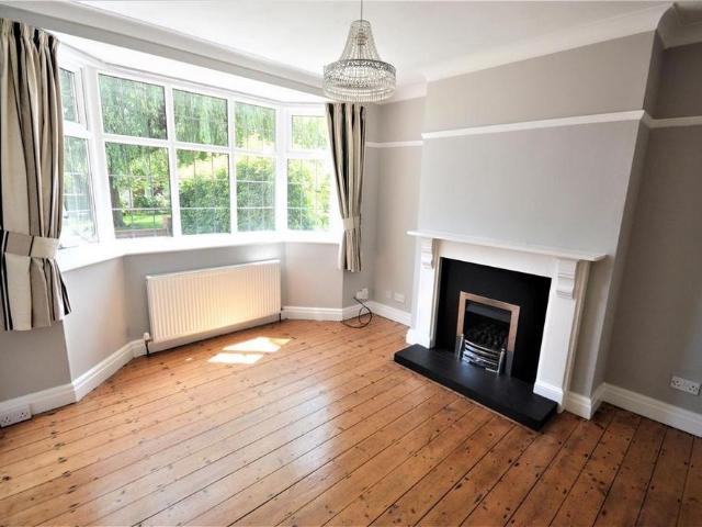 3 bedroom semi detached house to rent