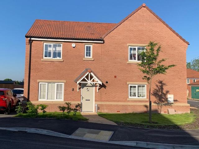 3 bedroom semi detached house to rent