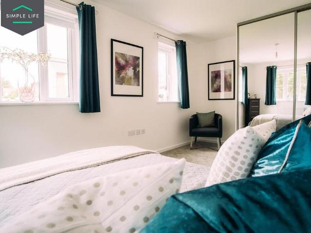 3 bedroom semi detached house to rent