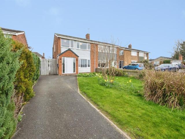 3 bedroom semi detached house to rent
