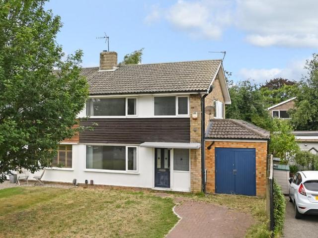 3 bedroom semi detached house to rent