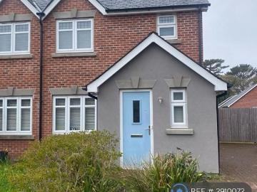 3 bedroom semi detached house to rent