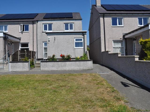 3 bedroom semi detached house to rent