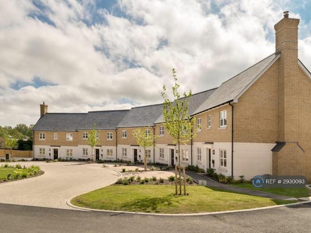3 bedroom end of terrace house to rent