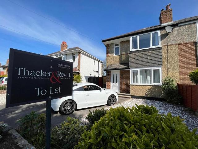 3 bedroom semi detached house to rent