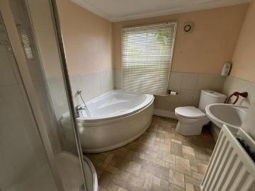 2 bedroom semi detached house to rent