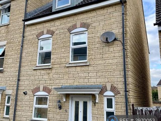 3 bedroom semi detached house to rent