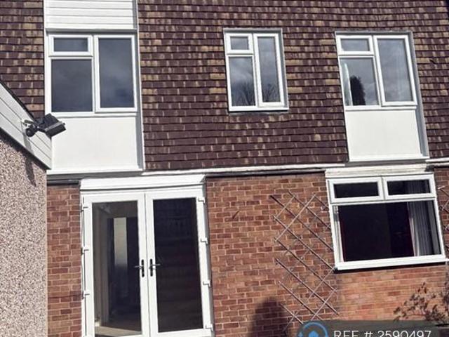 3 bedroom semi detached house to rent