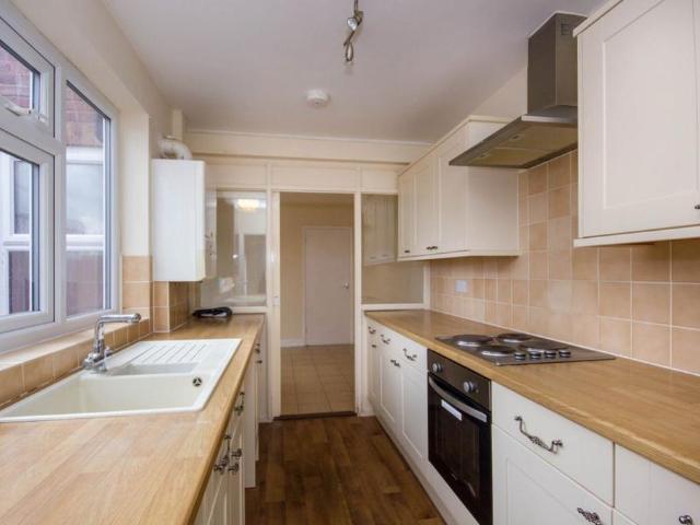 3 bedroom semi detached house to rent