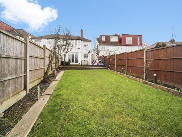 3 bedroom semi detached house to rent