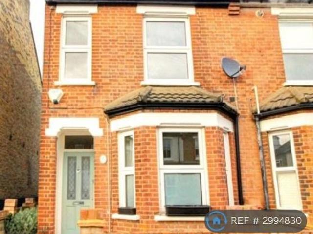 3 bedroom semi detached house to rent